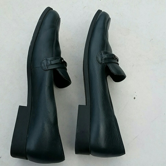 Liz Claiborne Navy Women's Loafers - Picture 7 of 15